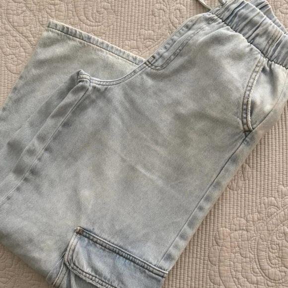 ZARA WIDE LEG CARGO JEANS
LIGHT BLUE - Picture 2 of 4